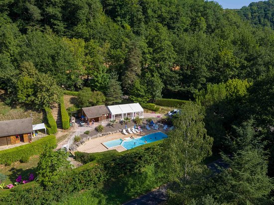 RÉSIDENCE DE LOISIRS LES CHALETS DE LA GAZONNE – Sauveterre de Rouergue Aveyron