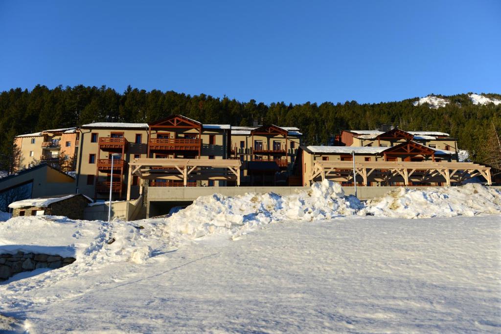 LES CHALETS DE L’ISARD*** Les Angles Pyrénées Orientales